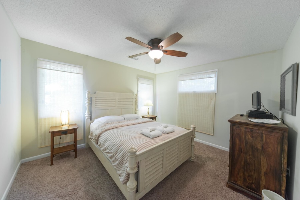 Charleston Vacations - W Cooper 306 3 Bedroom Holiday Home By My Ocean Rentals - Property Image 3
