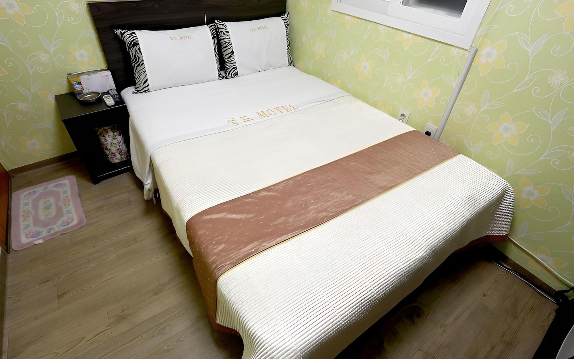 Photo 12