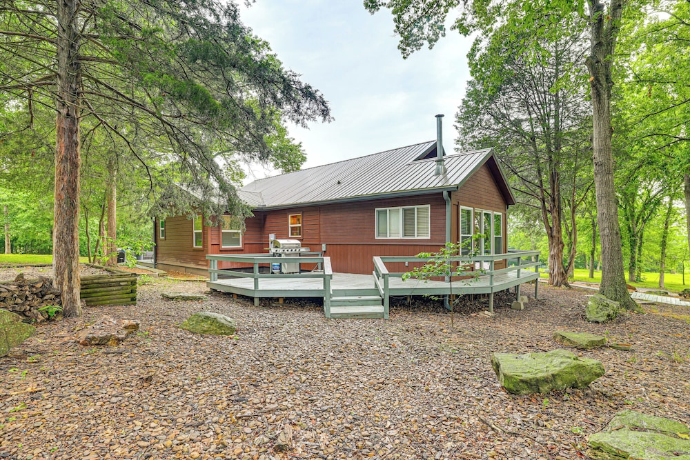 Near Bella Vista Trails & Elk River: Family Home!