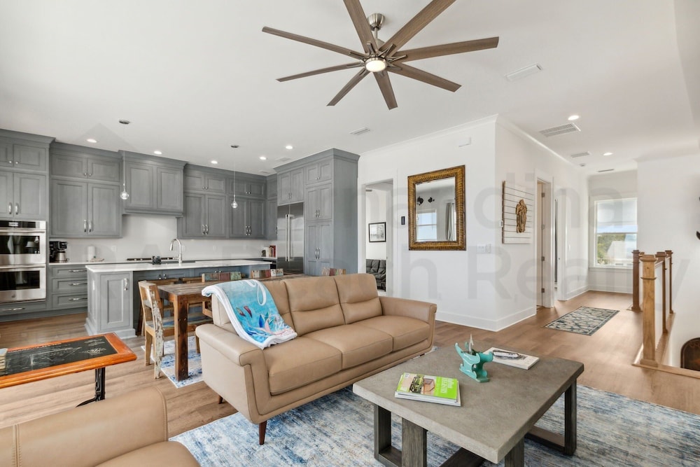1088 S. Fletcher Ave 5 Bedroom Home