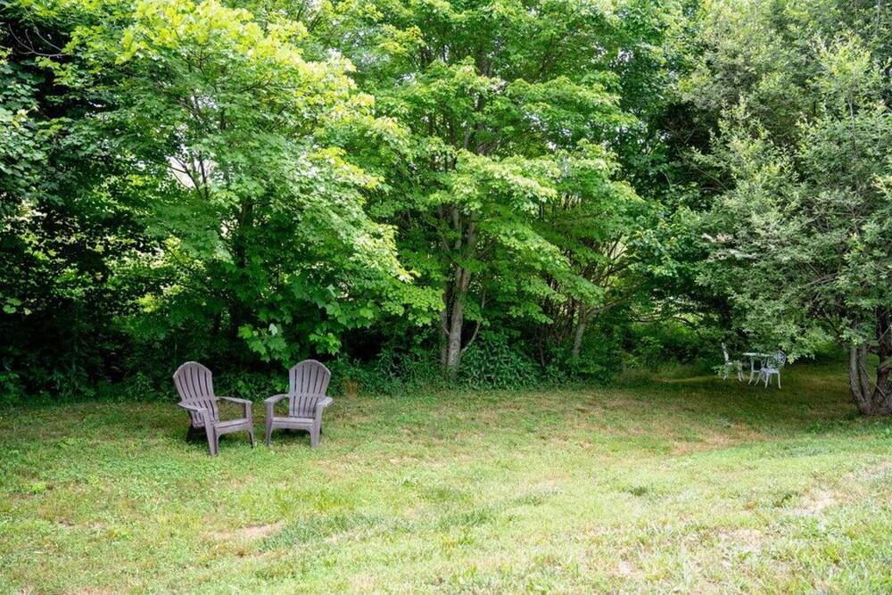 Fairview Vista by Avantstay 10 Mins to Asheville view 4