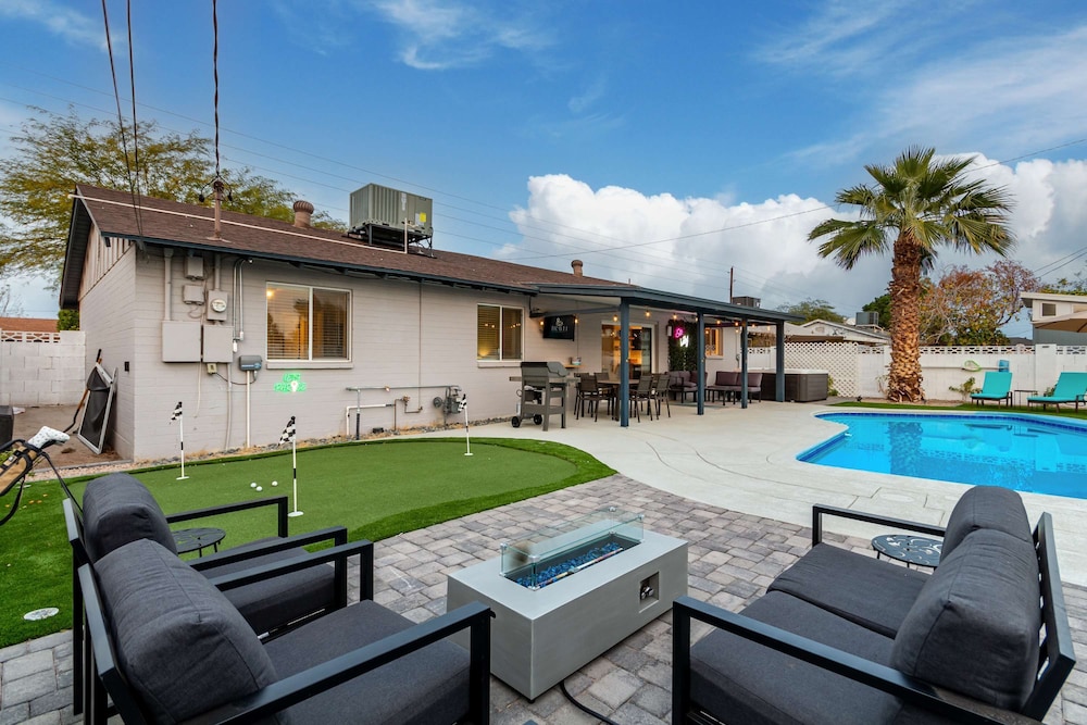 NEW The Mesquite Retreat on Oak Entertainers Oasis