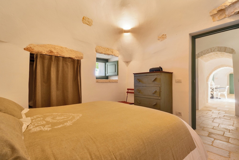 Trullo Pietra Rossa with Pool by Wonderful Italy