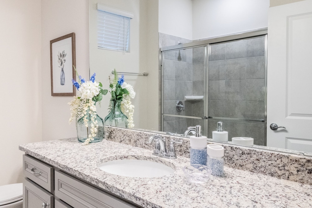 Windsor Island Resort Spacious 9BR Home Pool SPA view 5