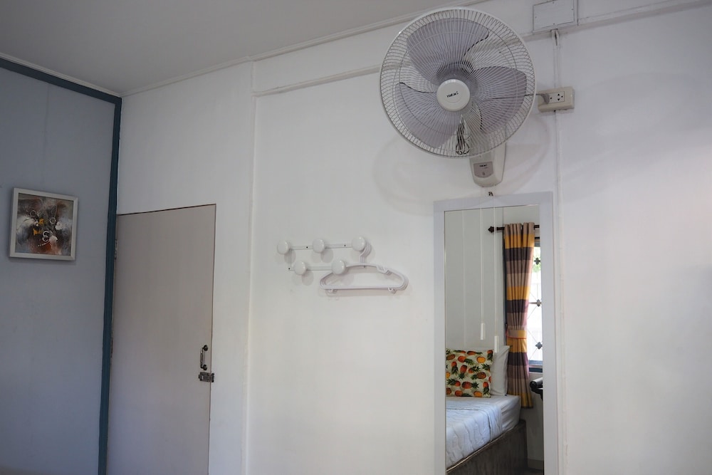 Stay With Me Guesthouse