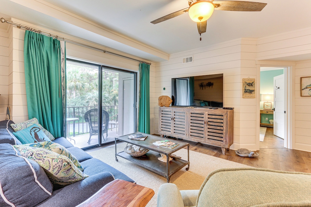 Easy Beach Access! Walkable Hilton Head Condo
