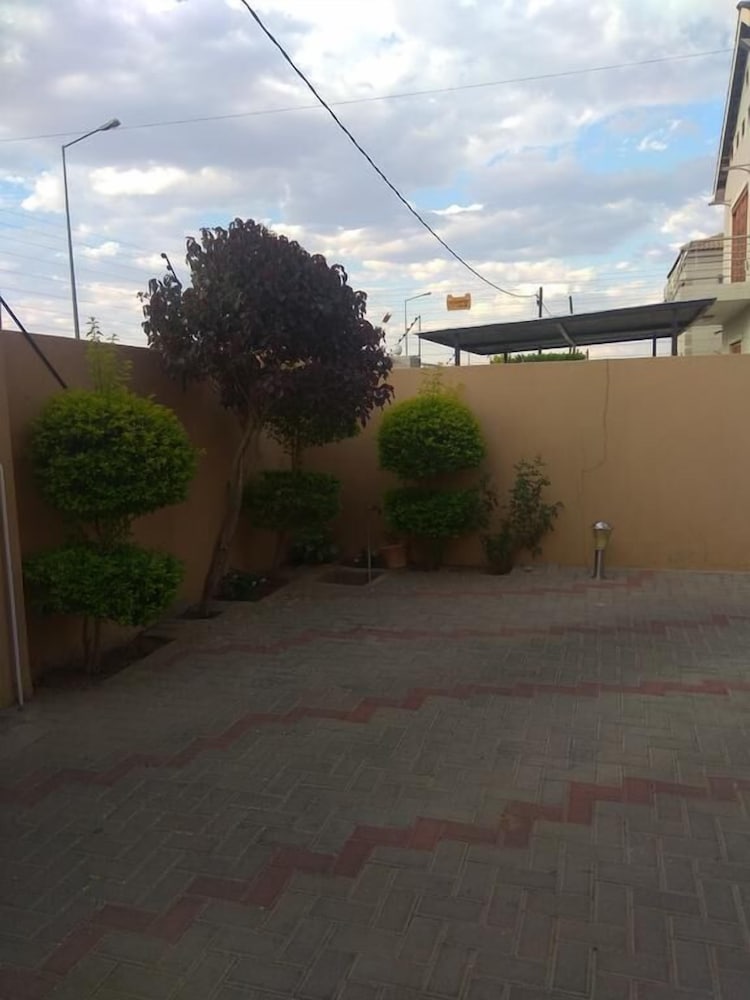 Photo 17