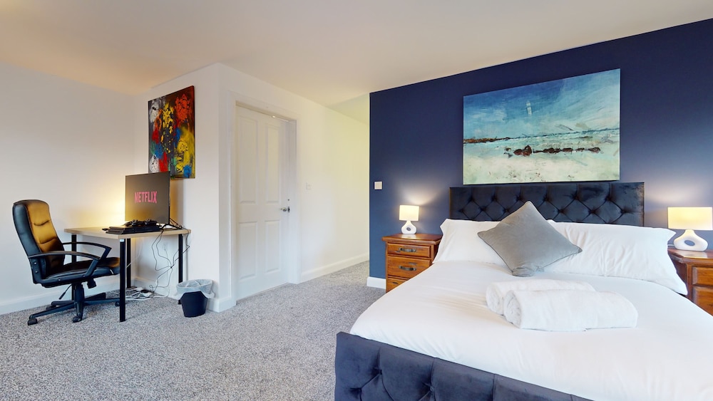 5-bedroom Home - Sleeps 16 - Ideal for Groups