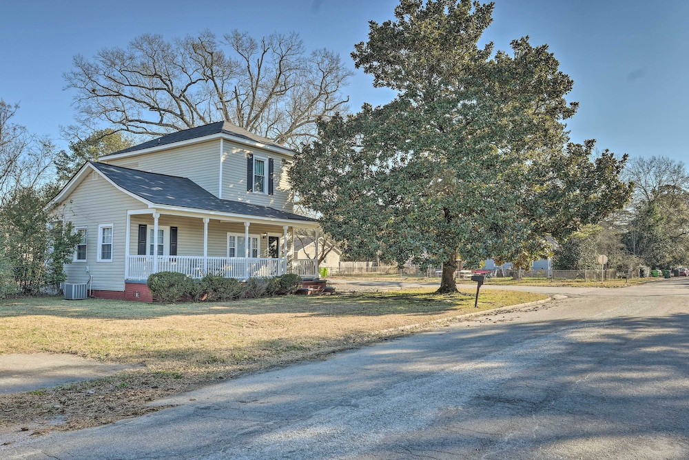 Columbia Home w/ Spacious Yard < 2 Mi to Dtwn view 3