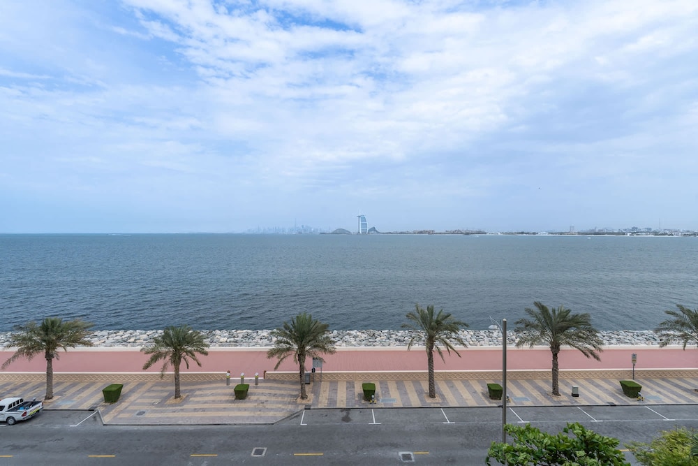 2 Bedroom With Beautiful Full Palm Waters Views