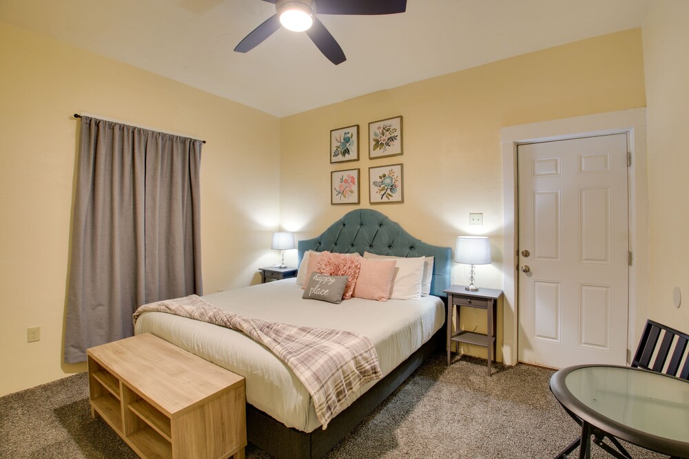 Walk to Dtwn Hot Springs: 'lazy Daze Bungalow' view 5