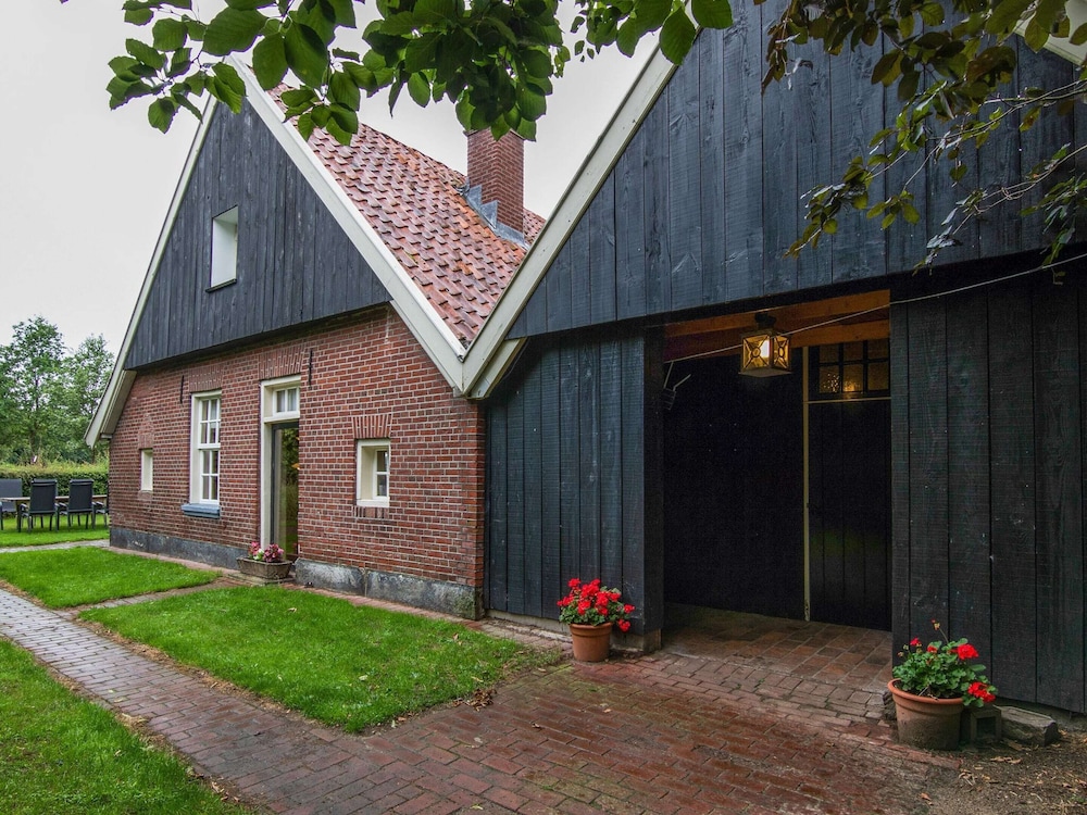 Farmhouse in Enschede Near Forest view 5