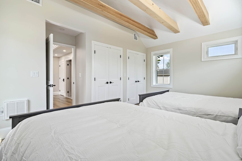 Bourne By The Beach Beautiful Home for 6 Near Shops and the Shore