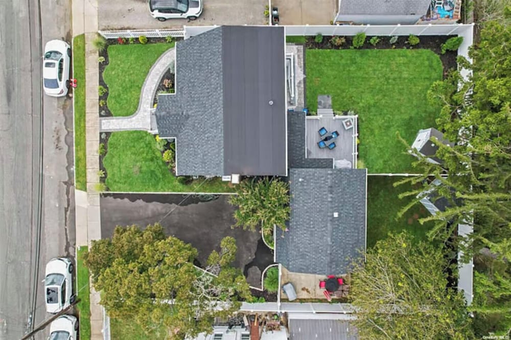 Newly Designed 3Br-2Ba Home