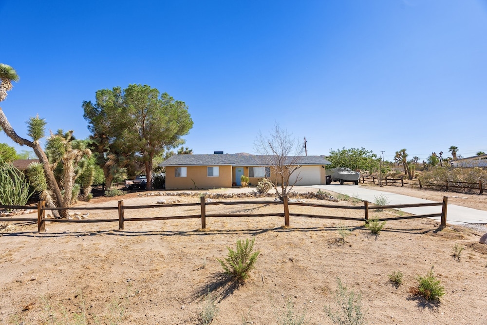 Starlight Ranch - Hot Tub, Fire Pit & Grill 3 Bedroom Home