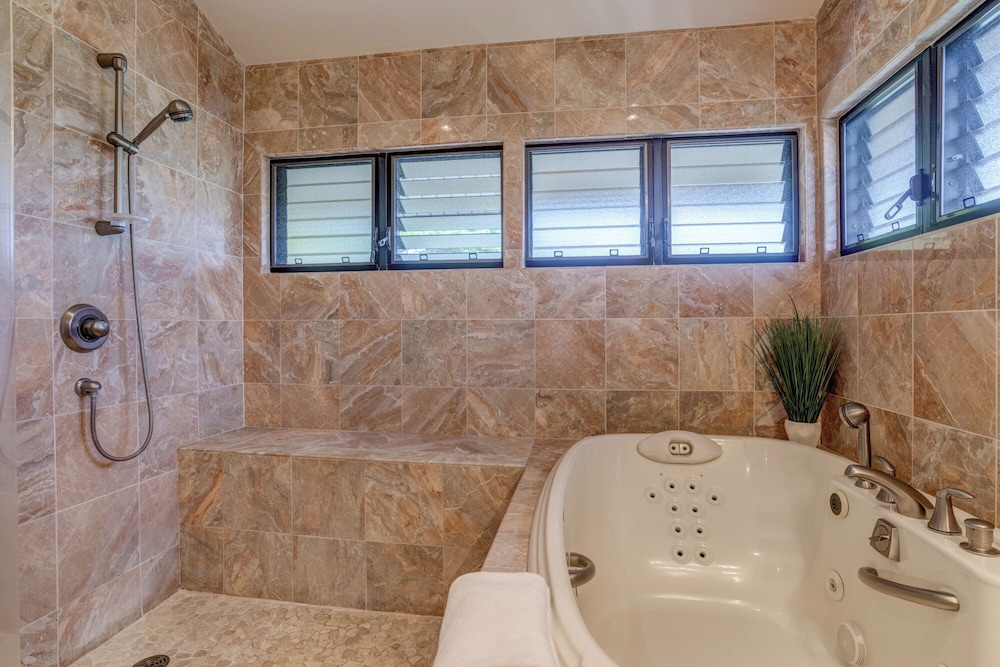 Kapalua Ridge Villas by KBM