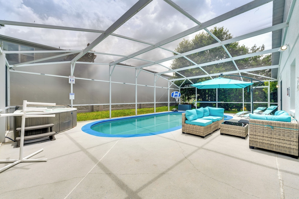 4 Mi to Disney: Home w/ Pool Table, Outdoor Oasis!