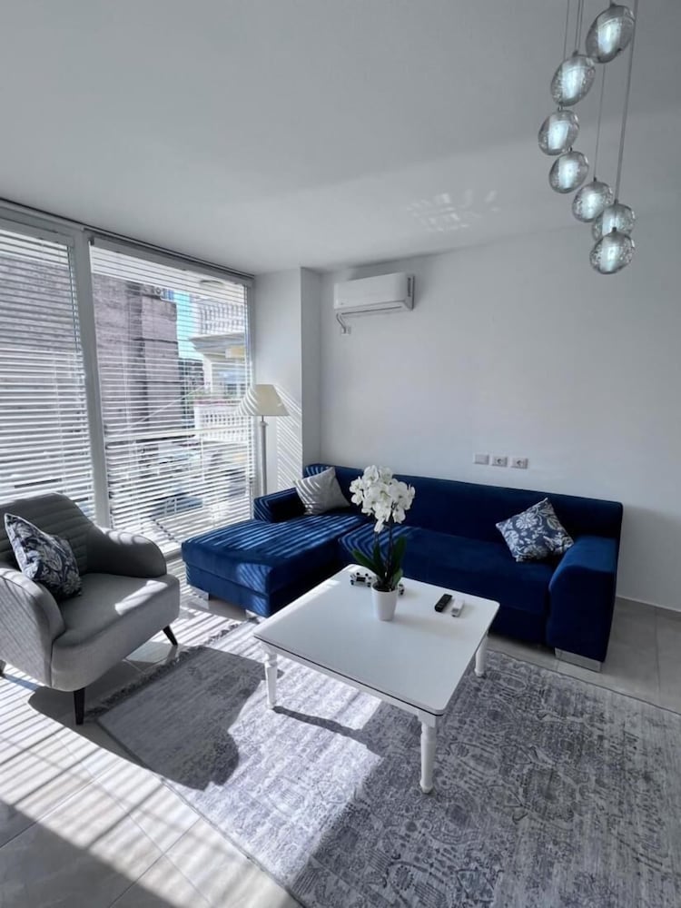 White Luxury Apartment