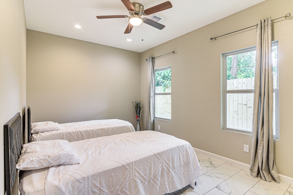 11 Mi to Dtwn Houston: Family Home w/ Yard
