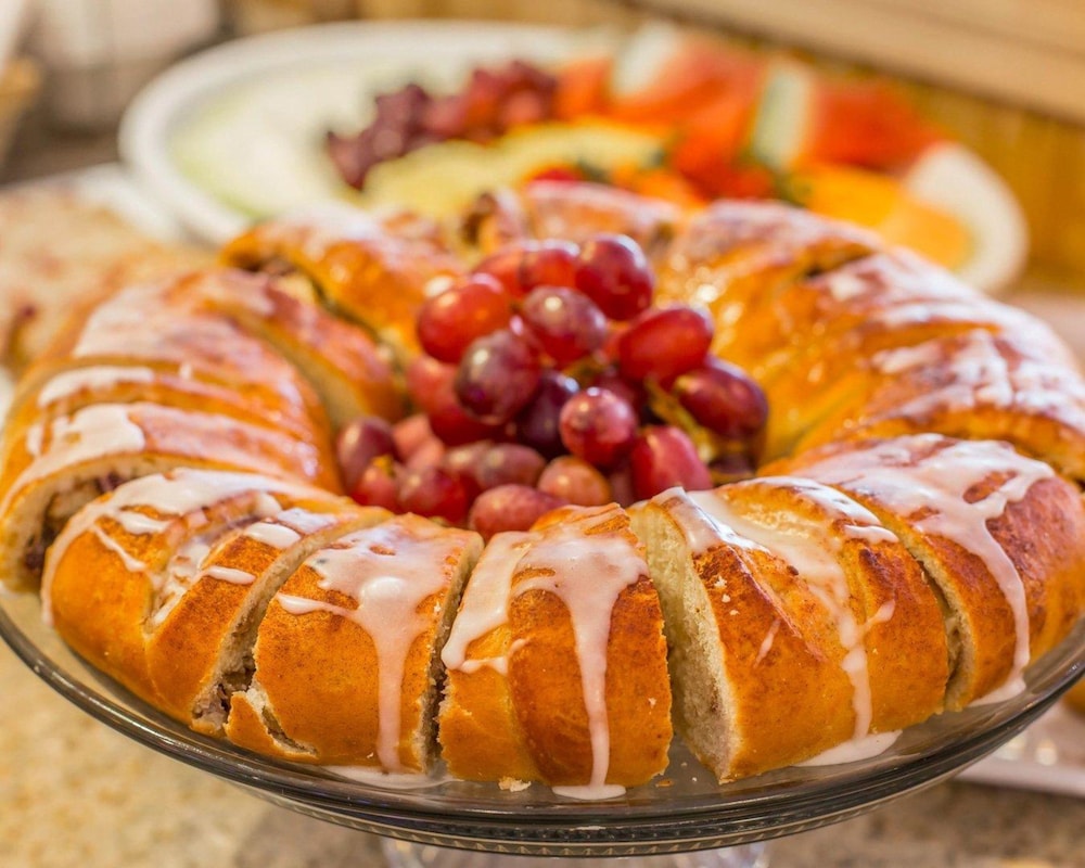 Brattleboro Vacations - Quality Inn  Conference Center - Property Image 7