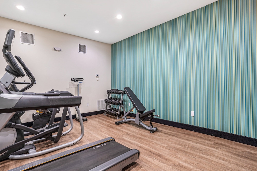 Holiday Inn Express Suites Van Buren-Ft Smith Area, an IHG Hotel - Property Image 1