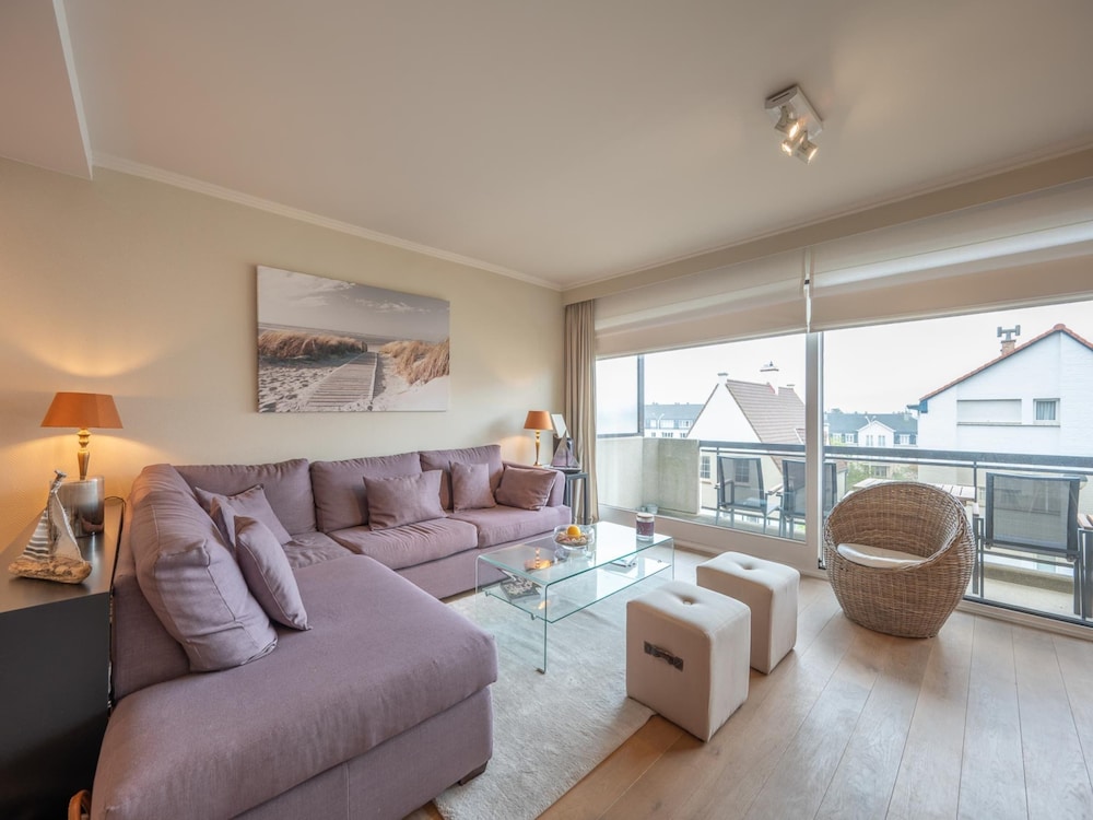 Apartment in Duinbergen Near Sailing School