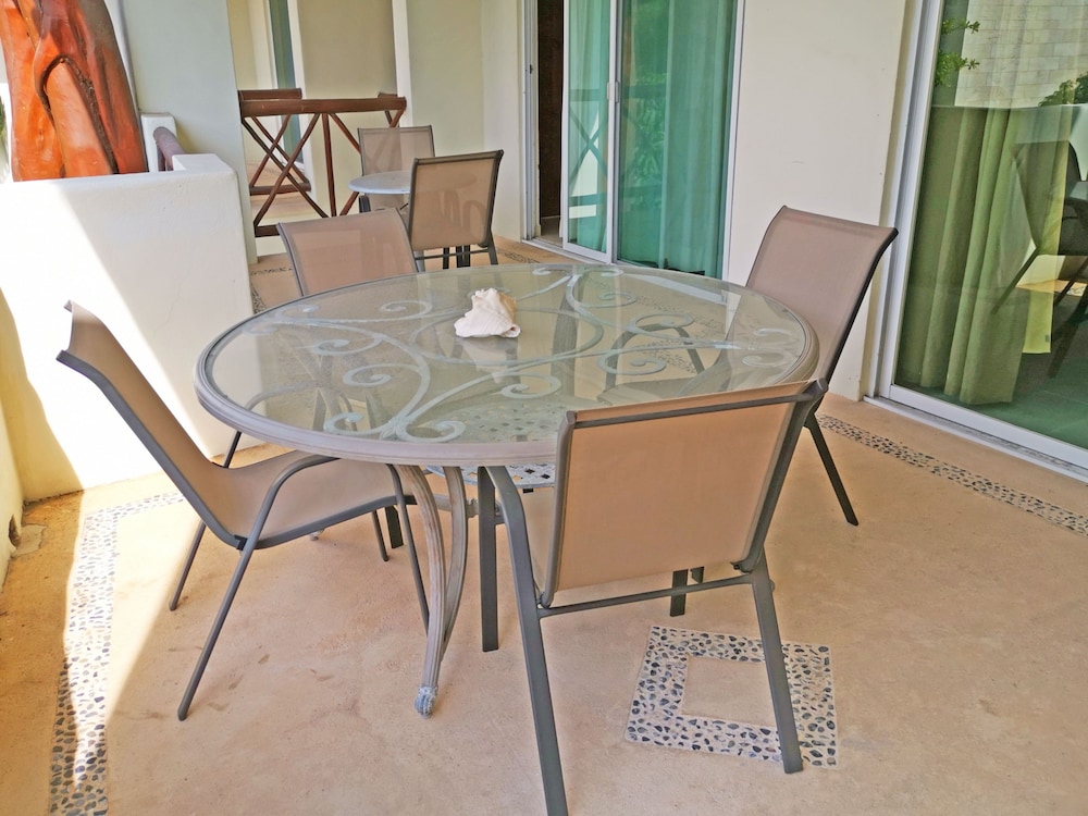Las Olas 206 by PRP