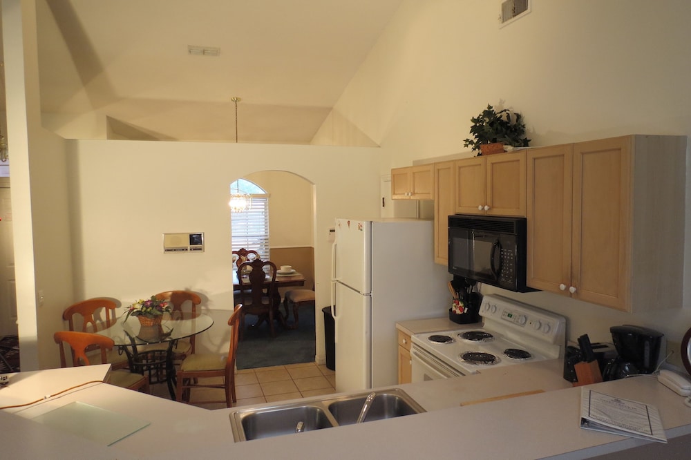 Westridge Area Pool Home — photo 5