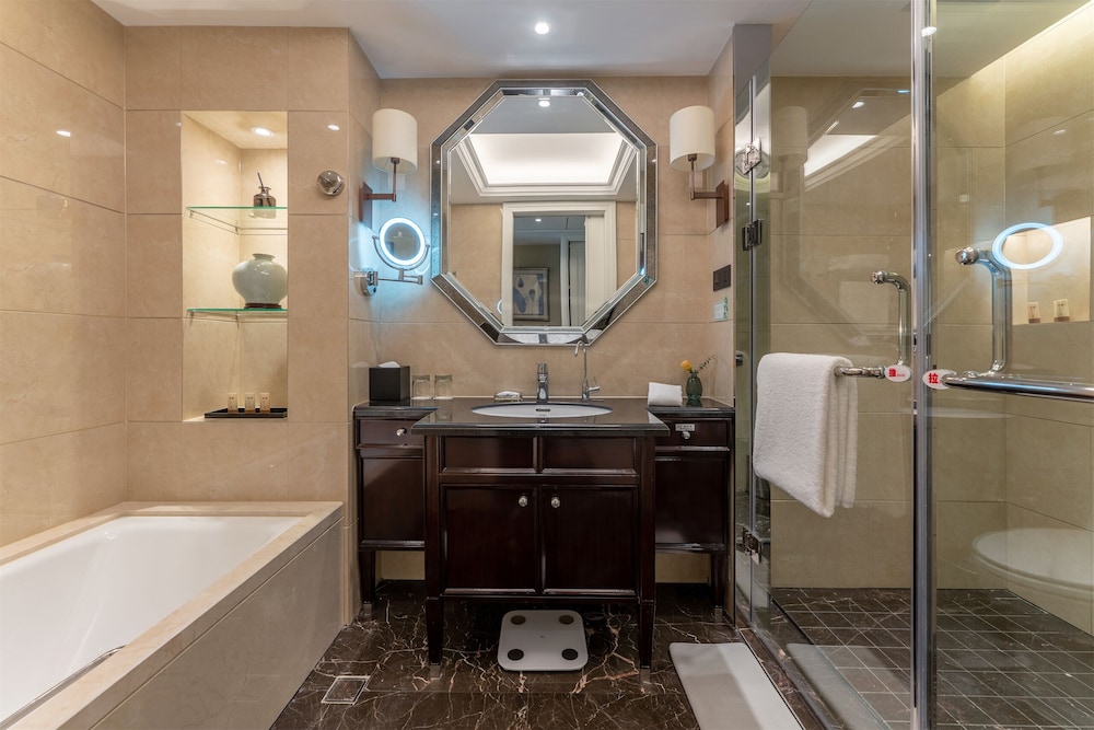 Yun-Zen Jinling World Trade Plaza Hotel