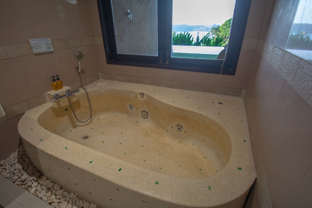 Andaman Cannacia Resort & Spa