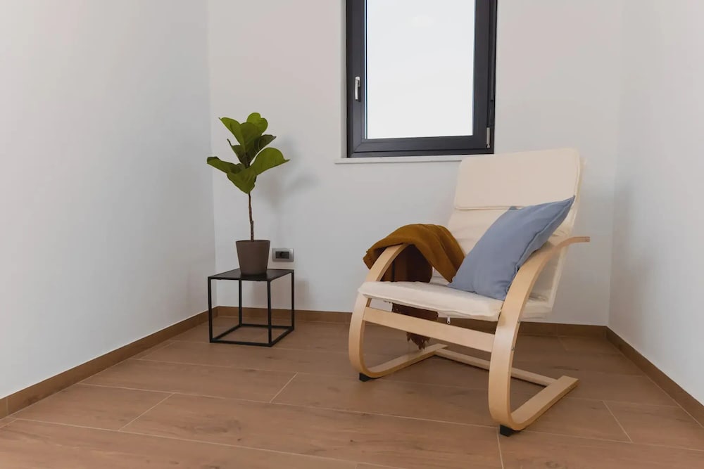 Photinia in Labin With 3 Bedrooms and 1 Bathrooms