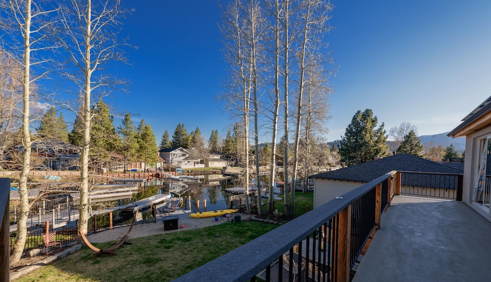 Lake Tahoe Vacations - Mv25: Waterfront Tahoe Keys Home -30 Days Minimum - Property Image 5