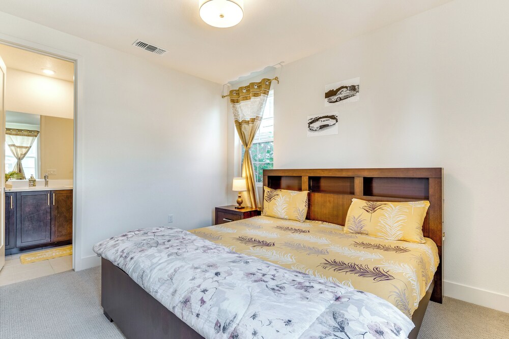 Pool Paradise: Spacious Tracy Home w/ Yard!