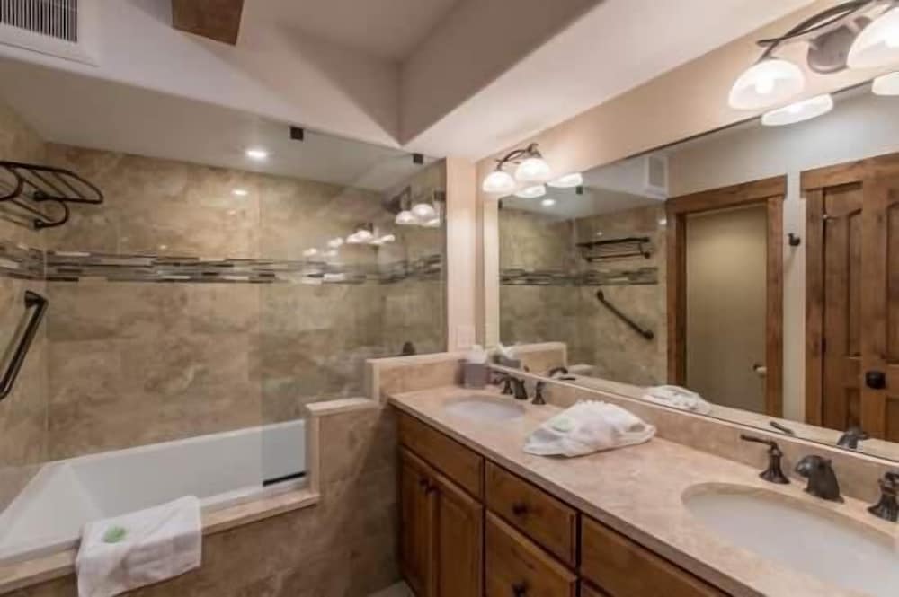 Vail Ski Resort - Villa Cortina Condos