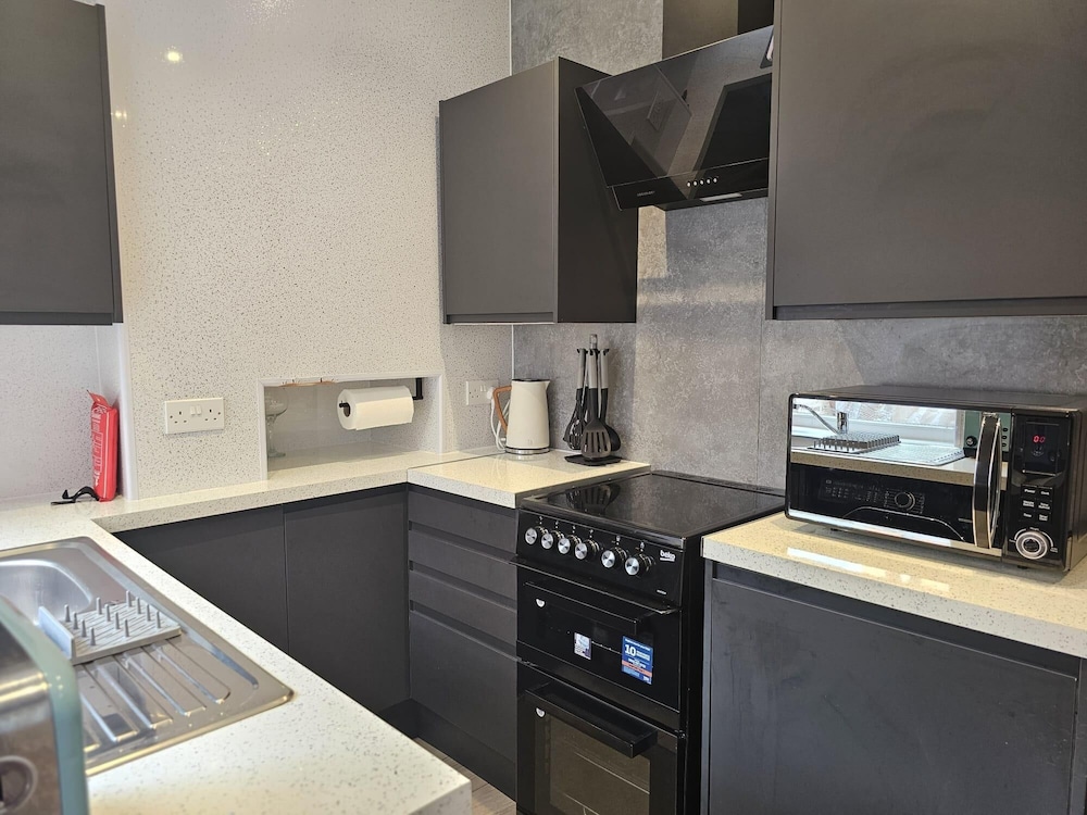 Housesleeps6-garden-freeparking-wifi-cityretreat