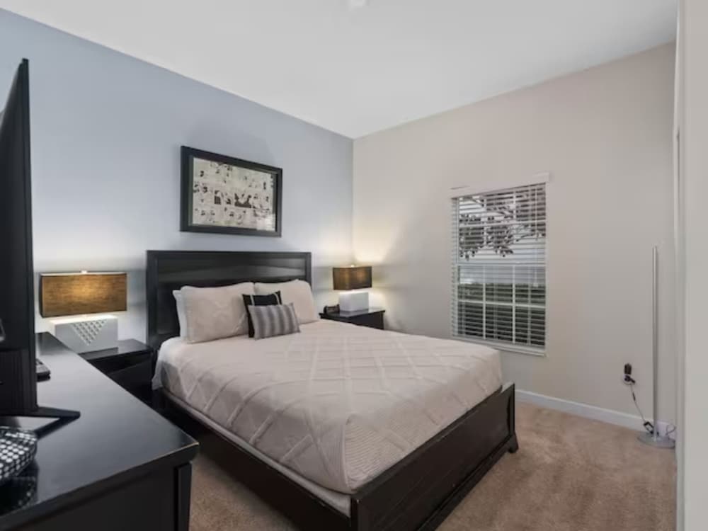 Free Amenities Spacious Home King Beds