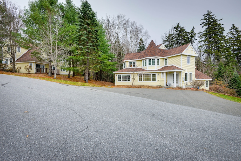 West Dover Abode w/ Hot Tub ~ 2 Mi to Mount Snow! view 3