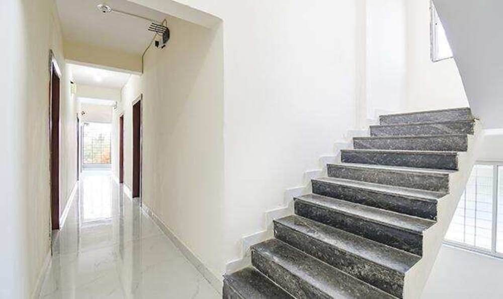 FabHotel Silver 9