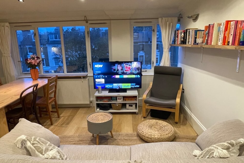 Cute Top Floor Flat - Canonbury!