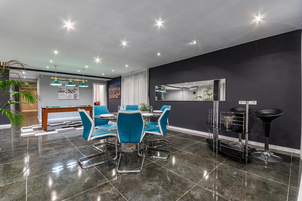 Luxurious Villa Iiheated Pool 200 Meters From The Beach Castelldefels-sitges photo 5