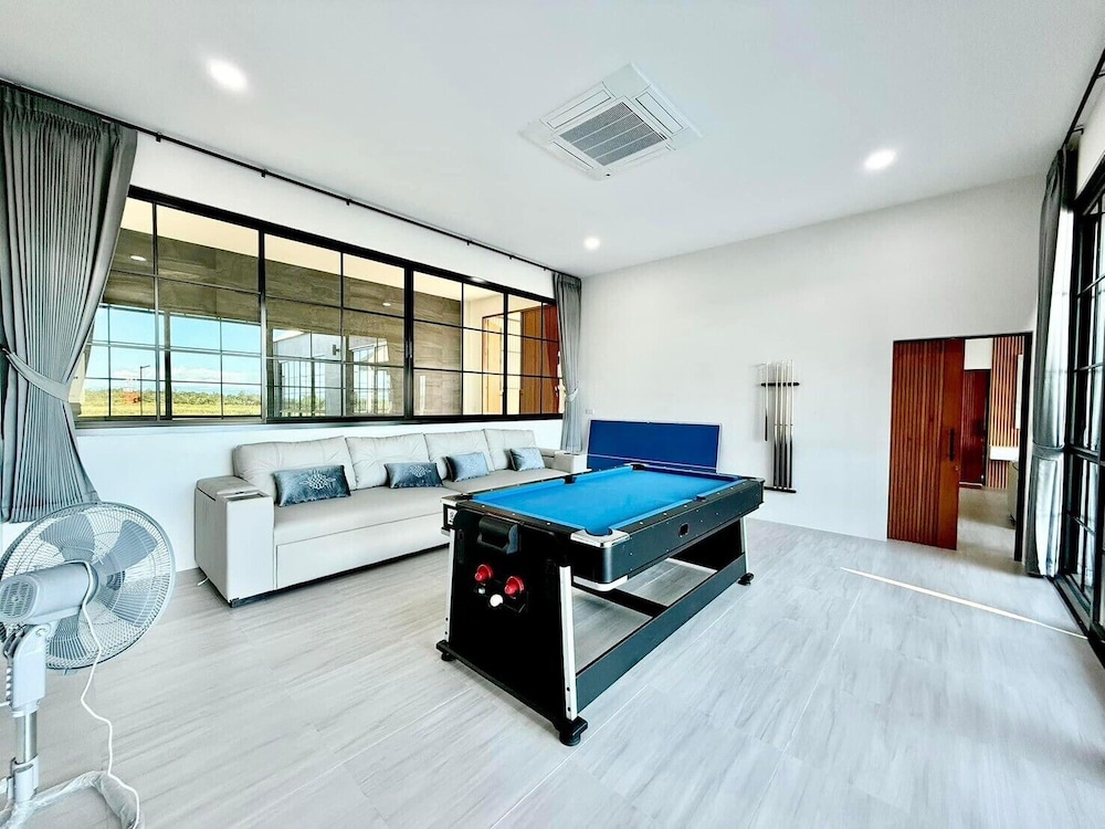 Chomnok Chomna Pool villa
