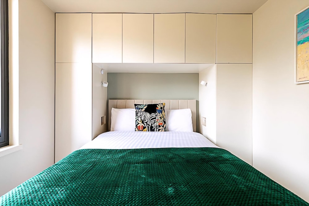 A Stylish Haven Near Portobello Road