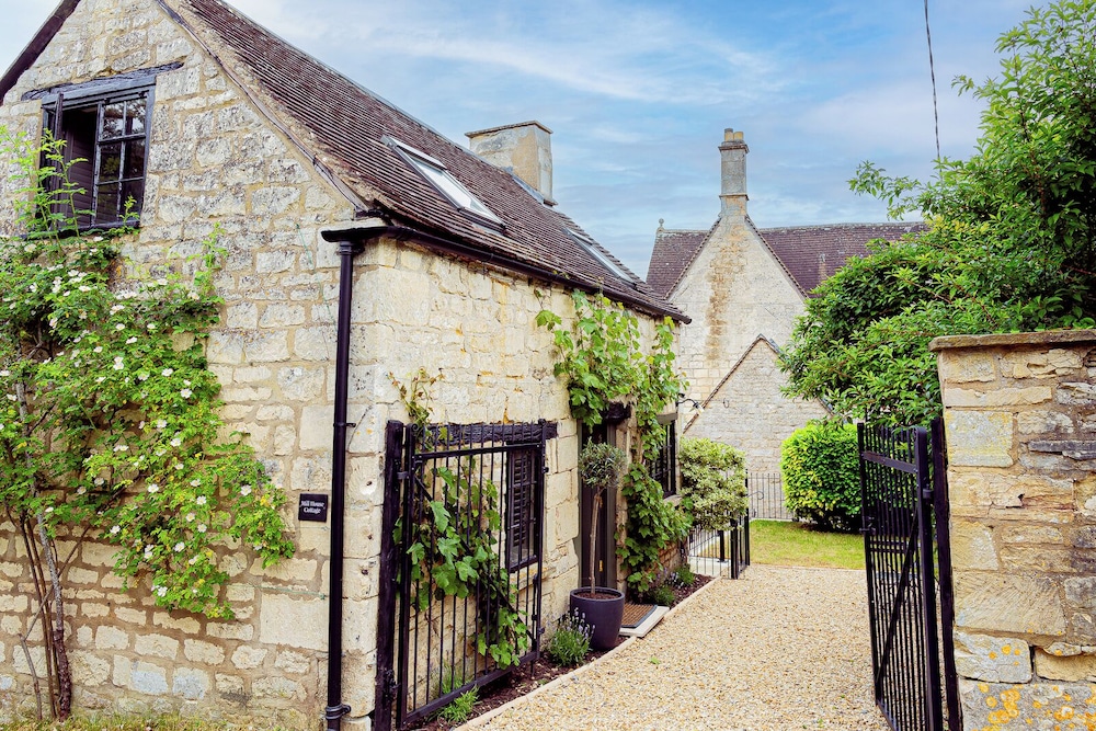Mill House & Cottage - on Cotswold Way