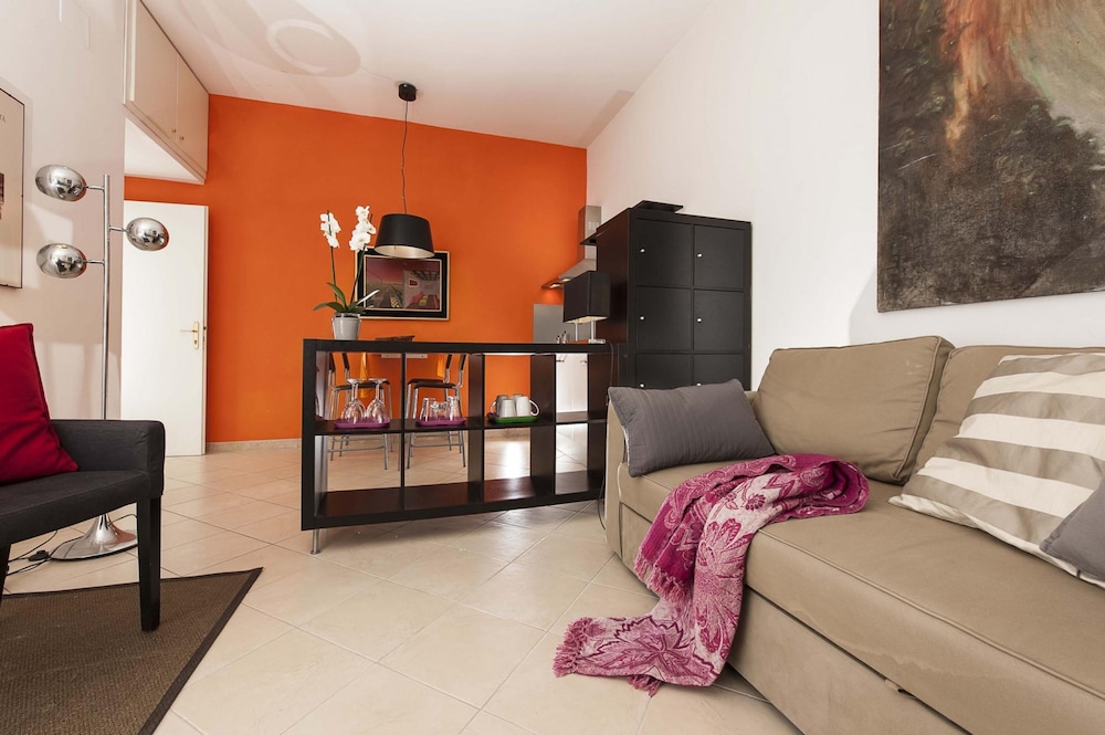Bernini in Roma With 2 Bedrooms and 2 Bathrooms