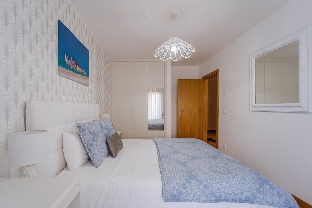 Apartment-2bedroom-1bathroom-petfriendly-garage view 2