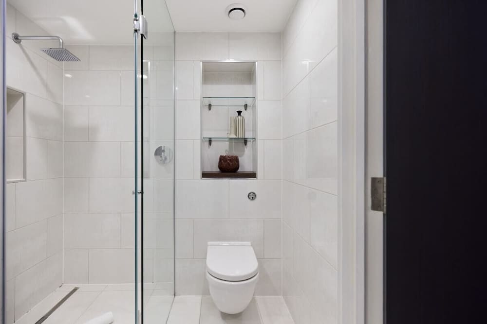The Westbourne Park Place - Elegant 3bdr Flat