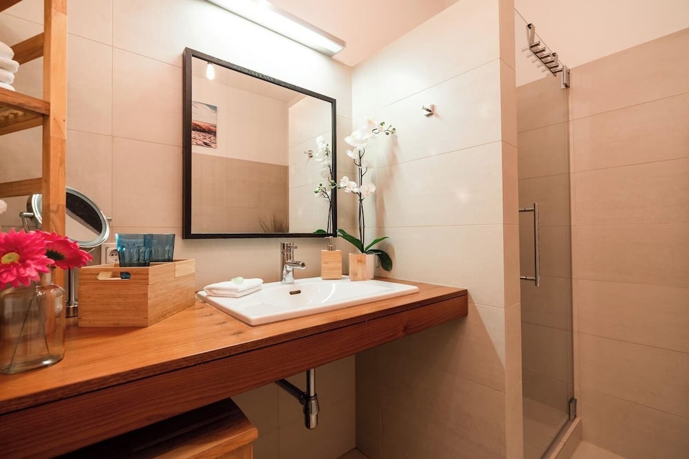 YoHome - Luxury Downtown Apartment