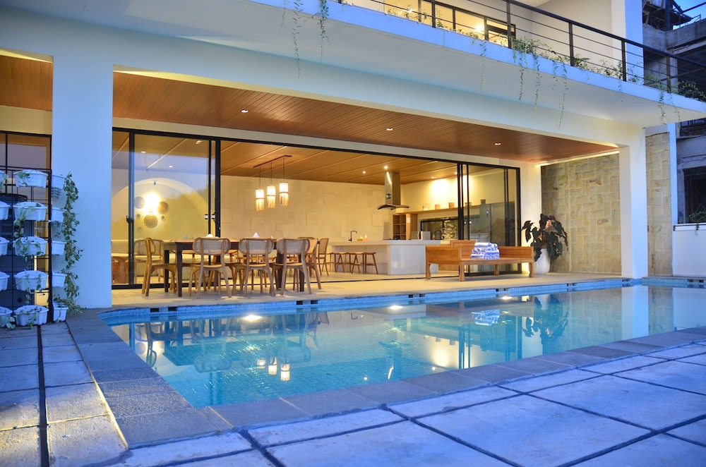 JadenHill CityView 8BR Villa Heated Pool+Movieroom view 2