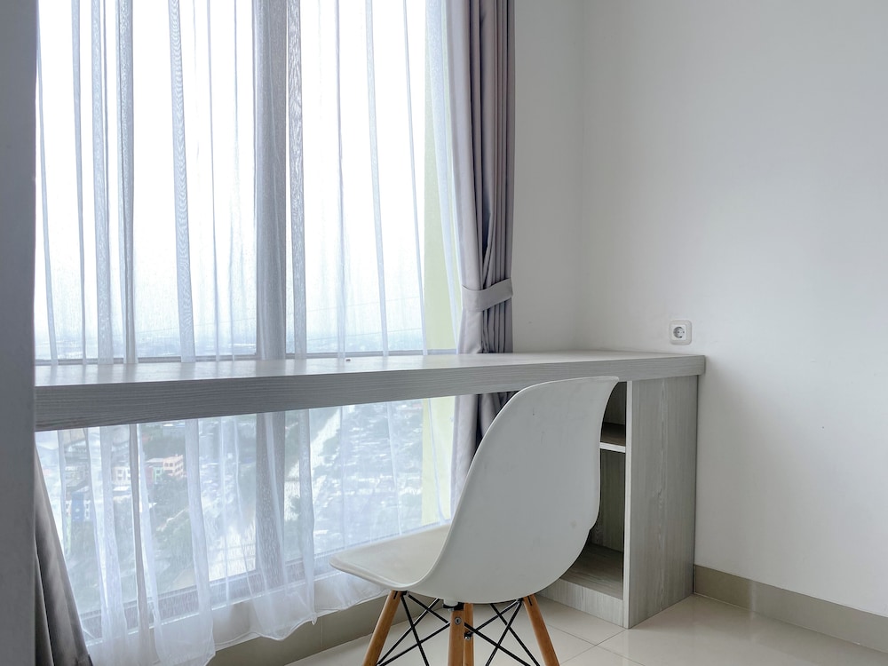 White Toned Studio At Lrt City Bekasi Apartment