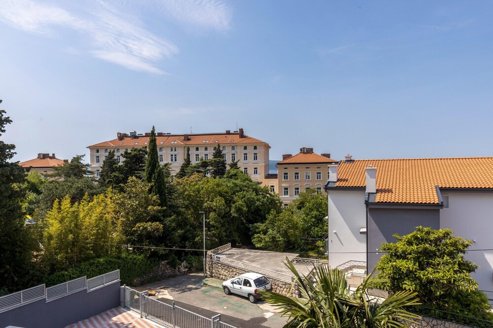 Family-friendly Apartment Near the Coast